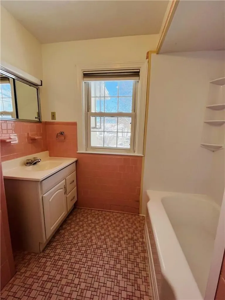 184 Vincent Avenue East Providence RI 02914