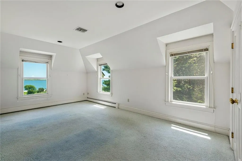 517 Tuckerman Avenue Middletown RI 02842