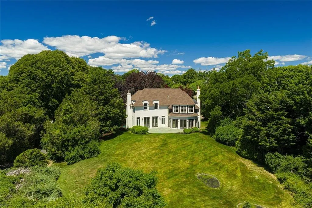 517 Tuckerman Avenue Middletown RI 02842