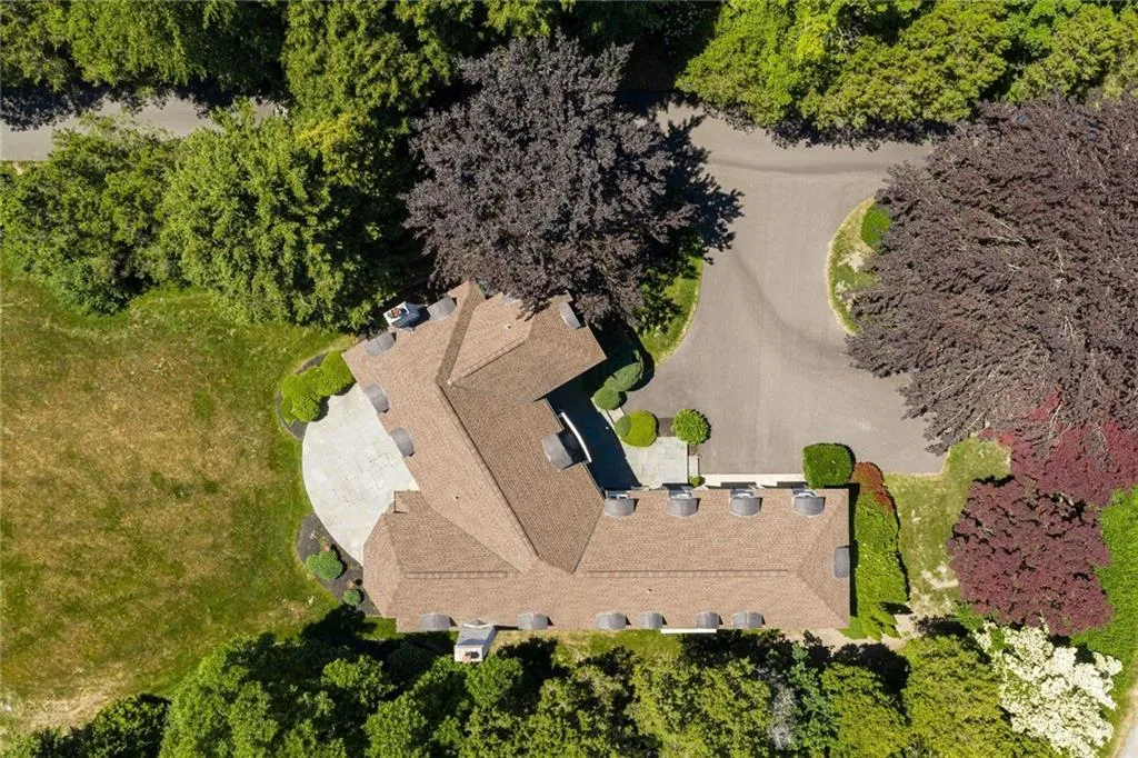 517 Tuckerman Avenue Middletown RI 02842