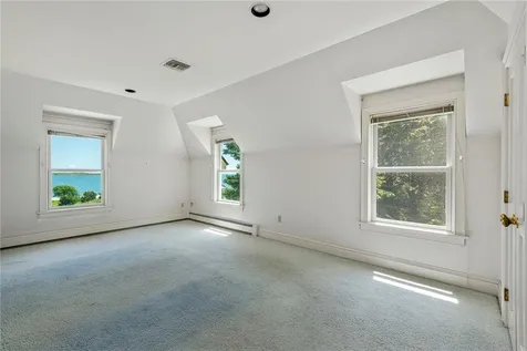 517 Tuckerman Avenue Middletown RI 02842