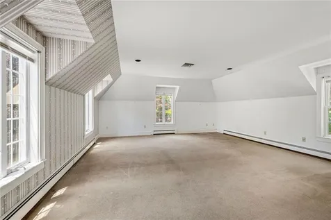 517 Tuckerman Avenue Middletown RI 02842