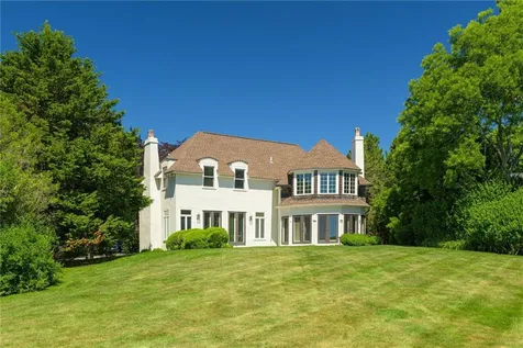 517 Tuckerman Avenue Middletown RI 02842