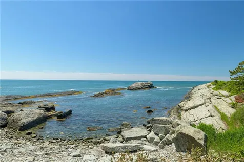 517 Tuckerman Avenue Middletown RI 02842