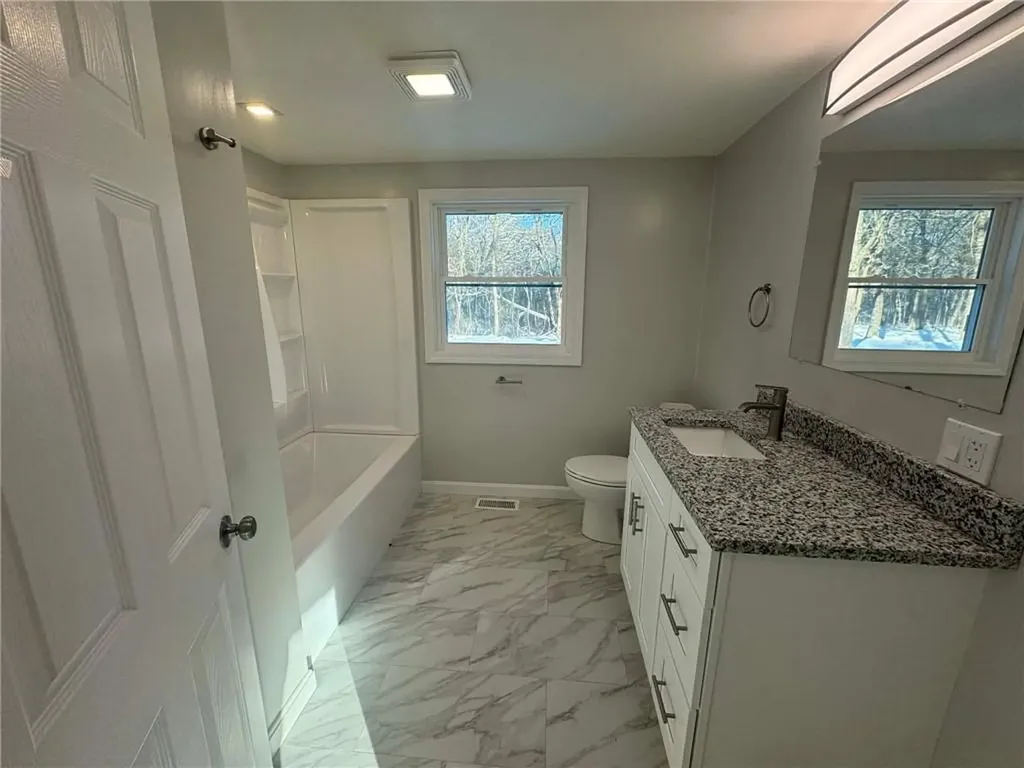 240 Brayton Road Tiverton RI 02878