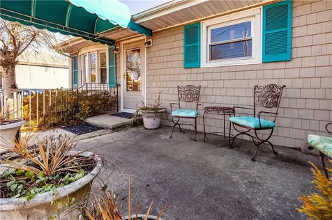 3357 East Main Road Portsmouth RI 02871