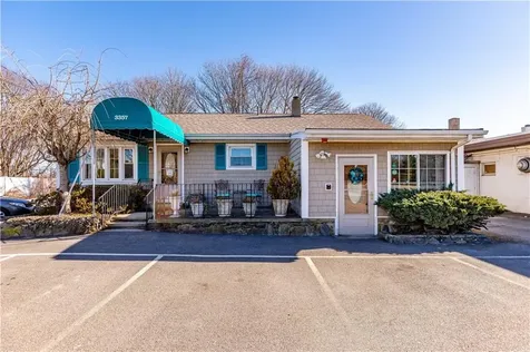 3357 East Main Road Portsmouth RI 02871