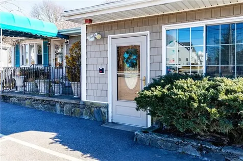 3357 East Main Road Portsmouth RI 02871