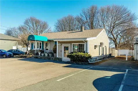 3357 East Main Road Portsmouth RI 02871