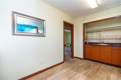 3357 East Main Road Portsmouth RI 02871