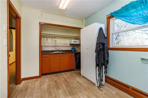 3357 East Main Road Portsmouth RI 02871