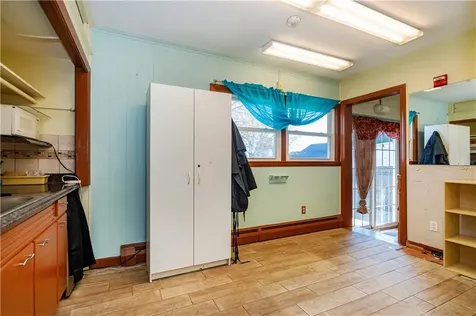 3357 East Main Road Portsmouth RI 02871