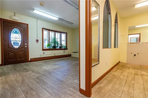 3357 East Main Road Portsmouth RI 02871