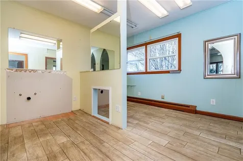 3357 East Main Road Portsmouth RI 02871