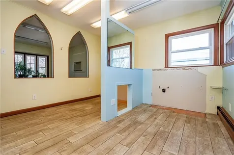 3357 East Main Road Portsmouth RI 02871