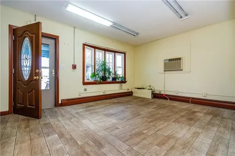 3357 East Main Road Portsmouth RI 02871