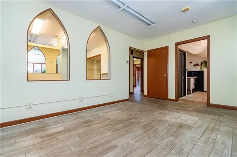 3357 East Main Road Portsmouth RI 02871