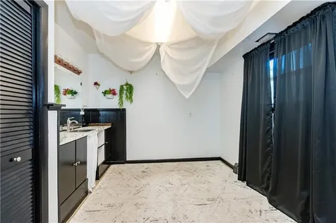 3357 East Main Road Portsmouth RI 02871