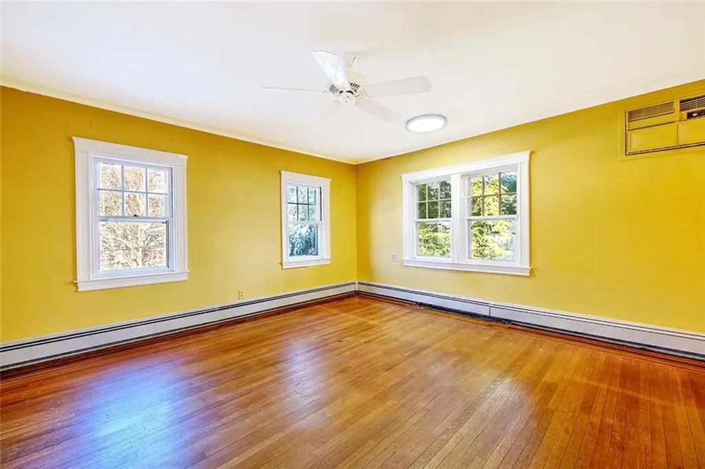 39 Harwich Road Providence RI 02906