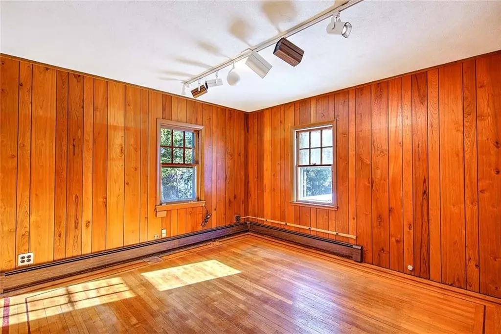 39 Harwich Road Providence RI 02906