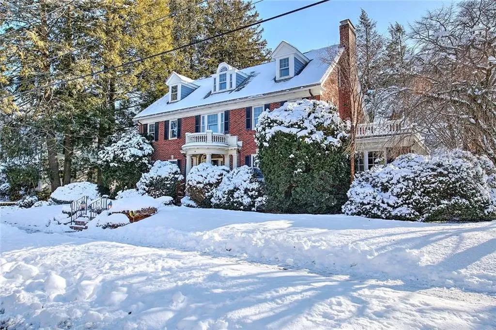 39 Harwich Road Providence RI 02906