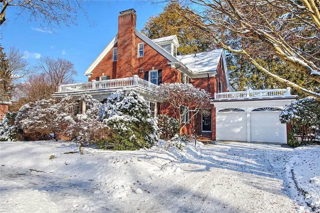 39 Harwich Road Providence RI 02906