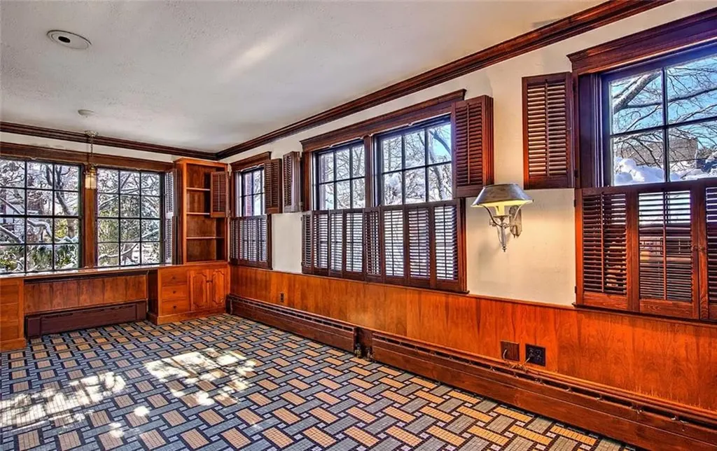 39 Harwich Road Providence RI 02906