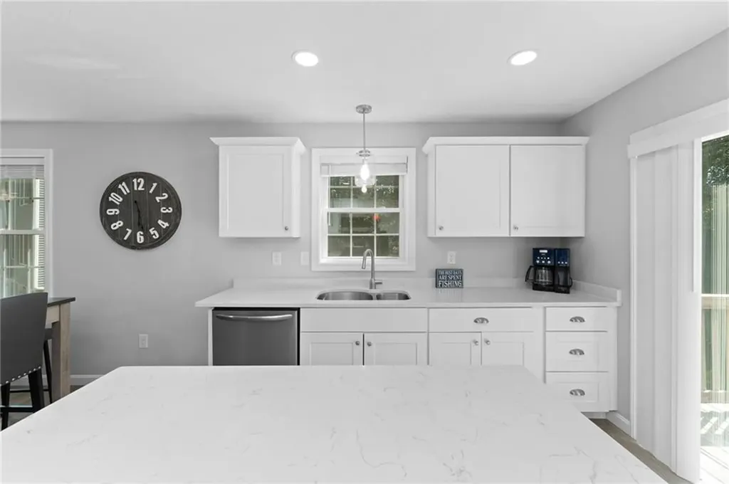 48 Stone Bridge Drive South Kingstown RI 02879