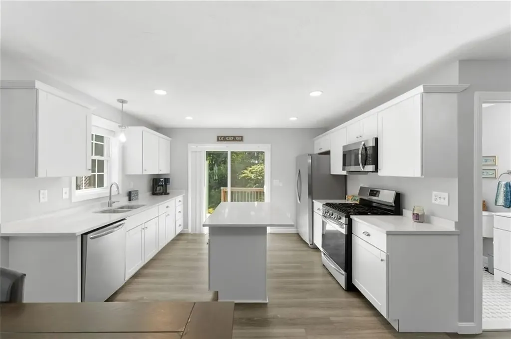 48 Stone Bridge Drive South Kingstown RI 02879