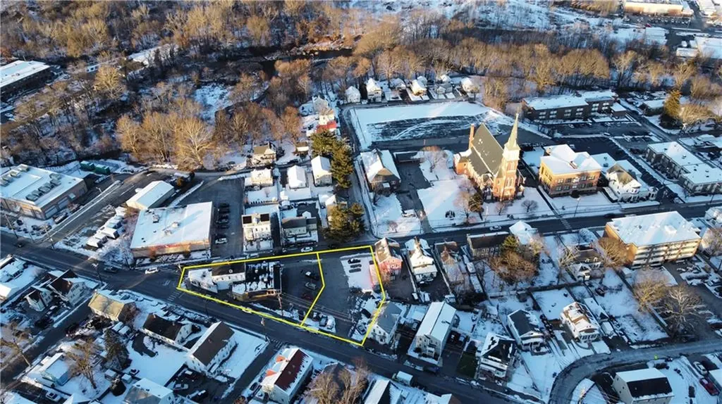 1039 Douglas Avenue Providence RI 02904