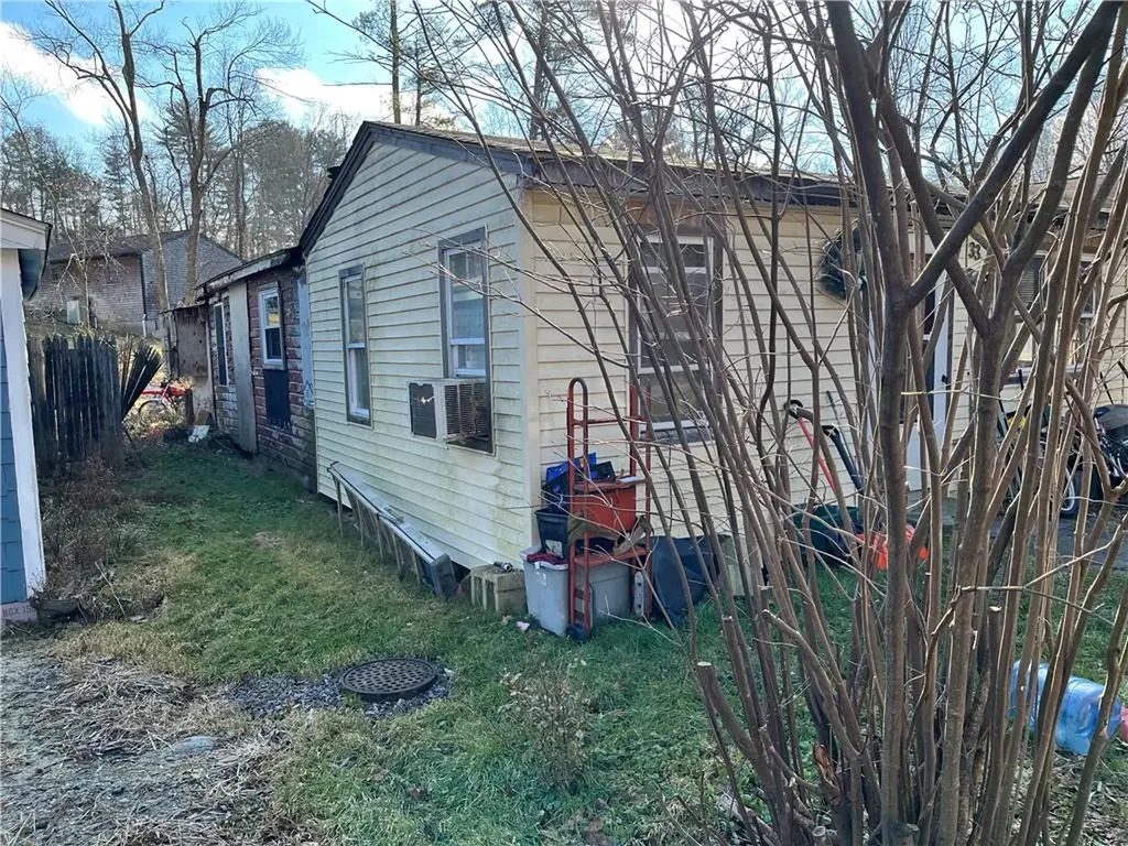 33 Beach Road Glocester RI 02814