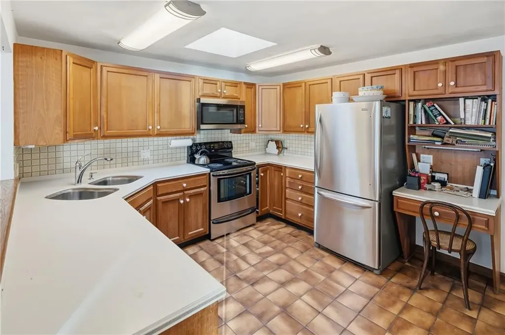 30 W Bay View Drive Jamestown RI 02835