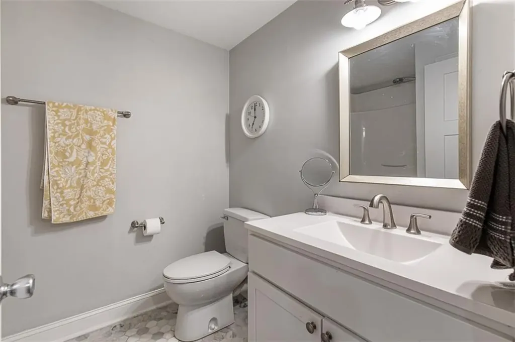 56 Harbor Ridge Lane Tiverton RI 02878