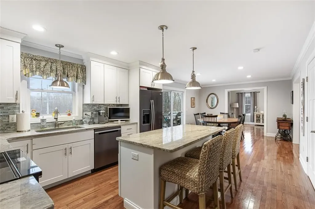 56 Harbor Ridge Lane Tiverton RI 02878