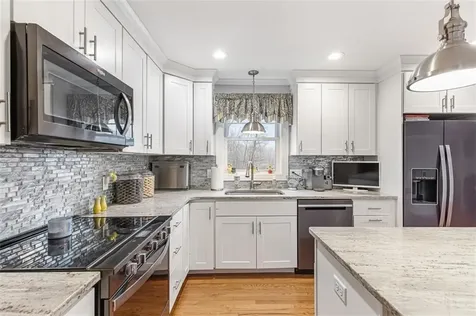 56 Harbor Ridge Lane Tiverton RI 02878