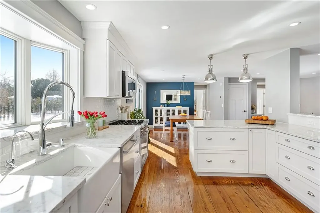 81 Beagle Drive Middletown RI 02842