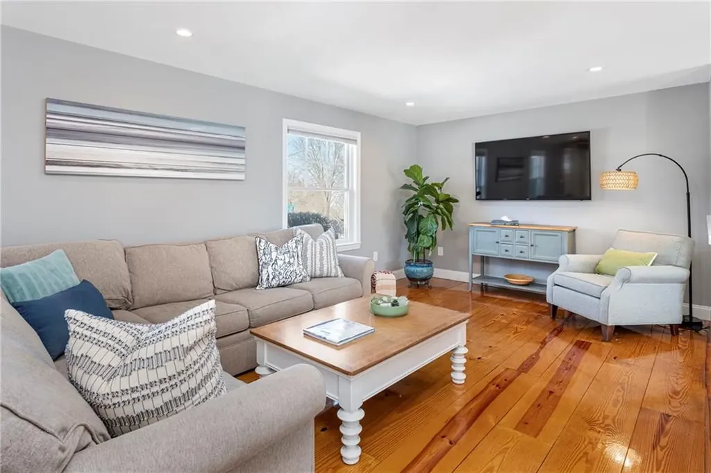 81 Beagle Drive Middletown RI 02842