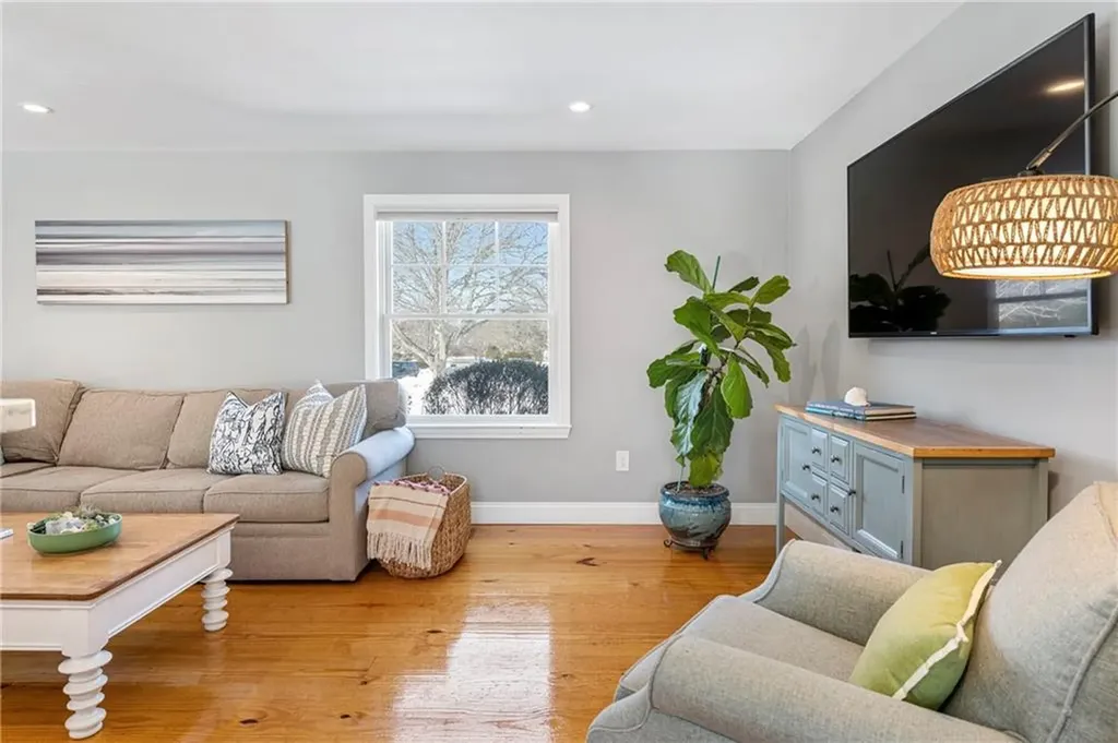 81 Beagle Drive Middletown RI 02842