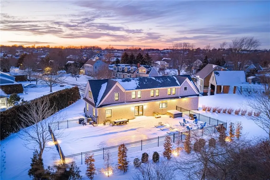 81 Beagle Drive Middletown RI 02842