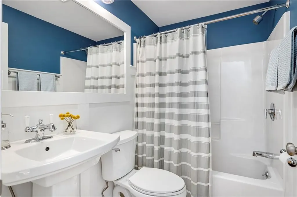 81 Beagle Drive Middletown RI 02842