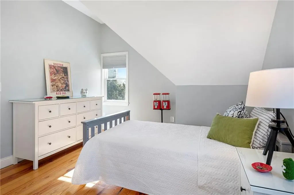 81 Beagle Drive Middletown RI 02842