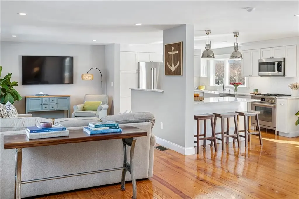 81 Beagle Drive Middletown RI 02842