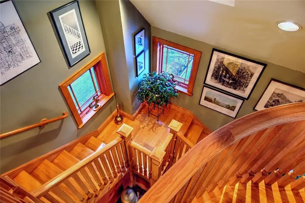 9 Howe Street Bristol RI 02809