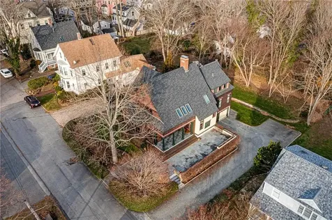 9 Howe Street Bristol RI 02809