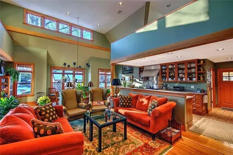 9 Howe Street Bristol RI 02809