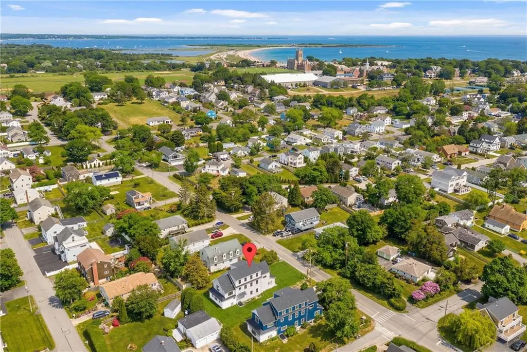 118 Newport Avenue Middletown RI 02842