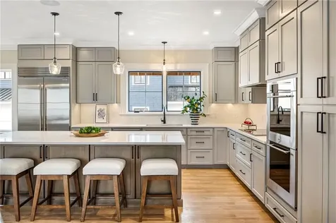 118 Newport Avenue Middletown RI 02842