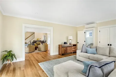 118 Newport Avenue Middletown RI 02842