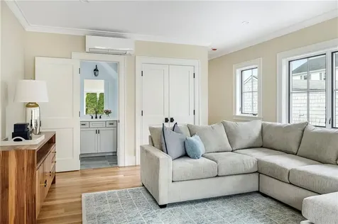 118 Newport Avenue Middletown RI 02842
