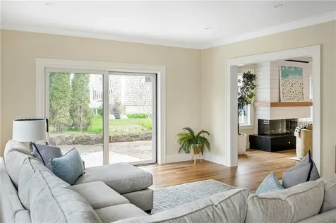 118 Newport Avenue Middletown RI 02842